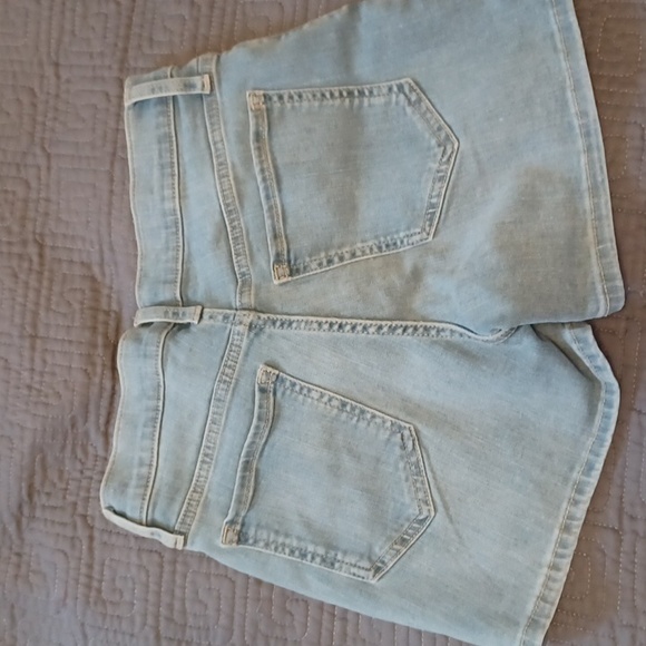 Shorts - Picture 3 of 3